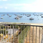 Avec Vue Et Accès Appartement *